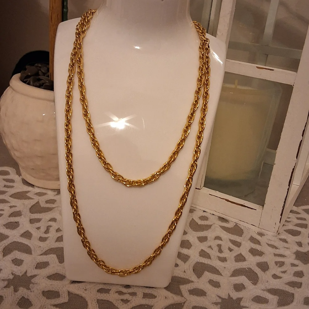 VTG Elegant Gold Rope Chain Necklace - Picture 1 of 4